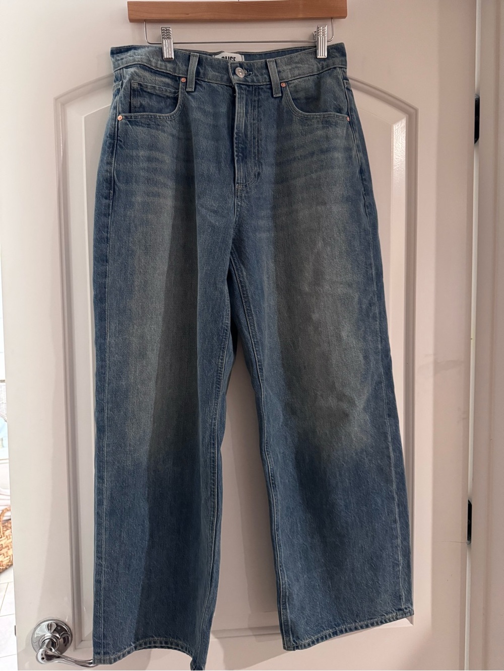 PAIGE women’s Relaxed Wide-Leg Jeans in Washed Blue